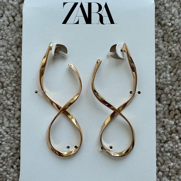 Zara limited edition twisted metallic celeb style earrings - Picture 4 of 5
